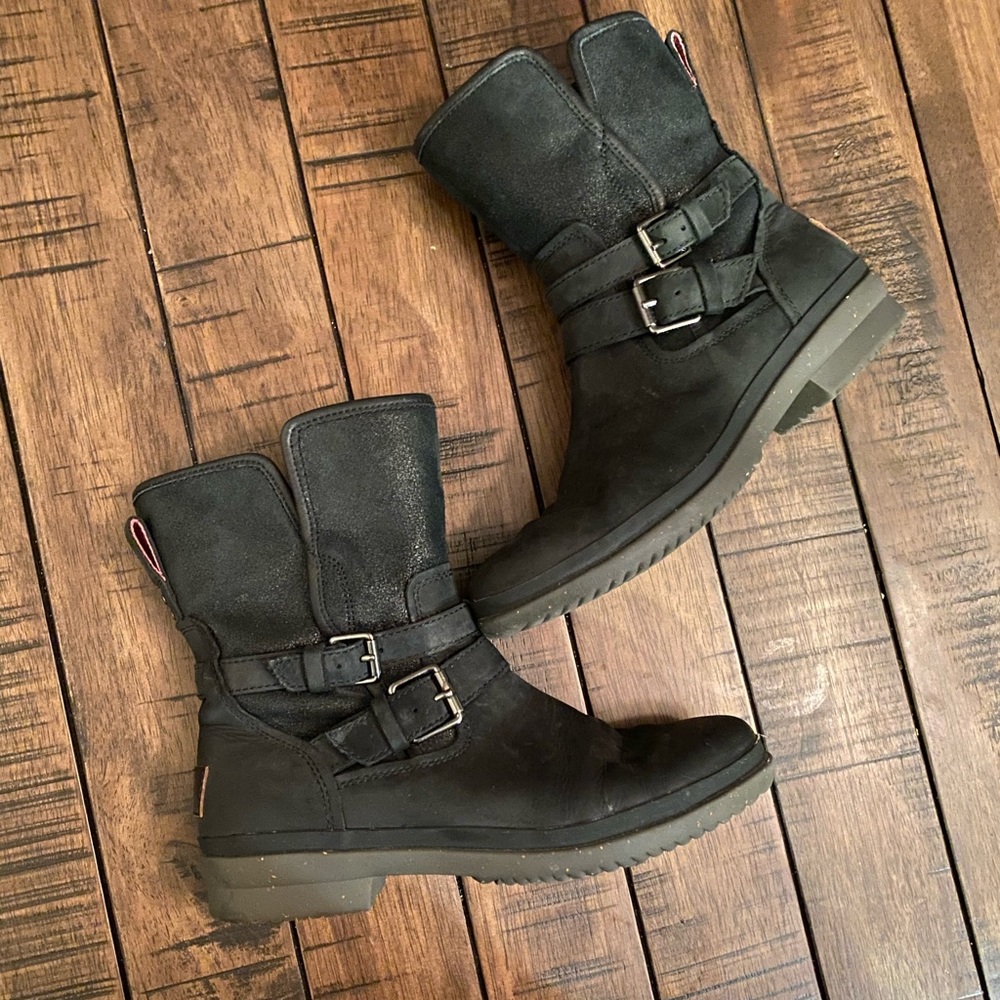 UGG Simmens Boots